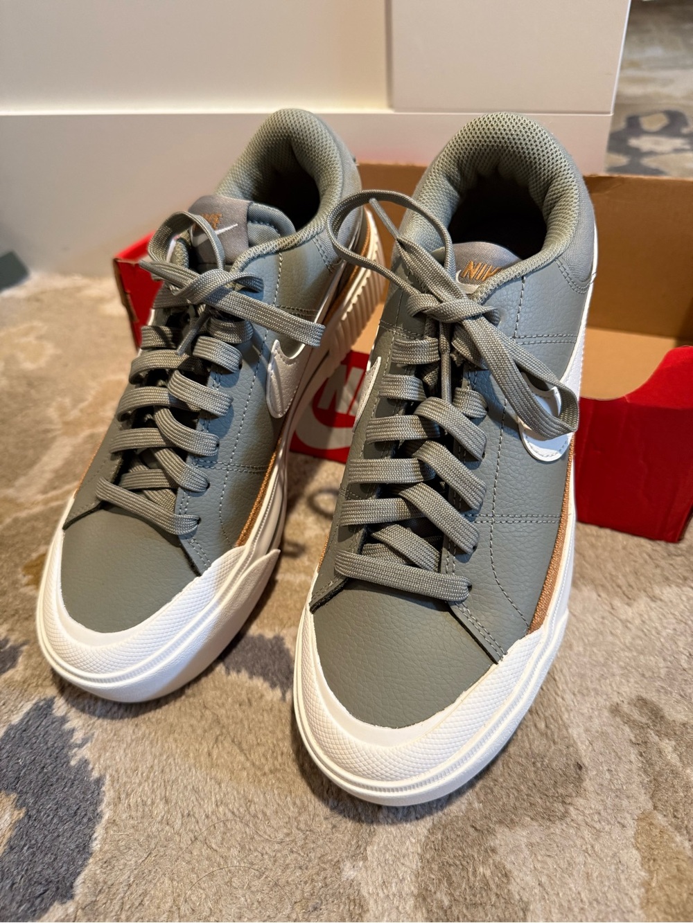 Nike Women's Court Legacy Lift